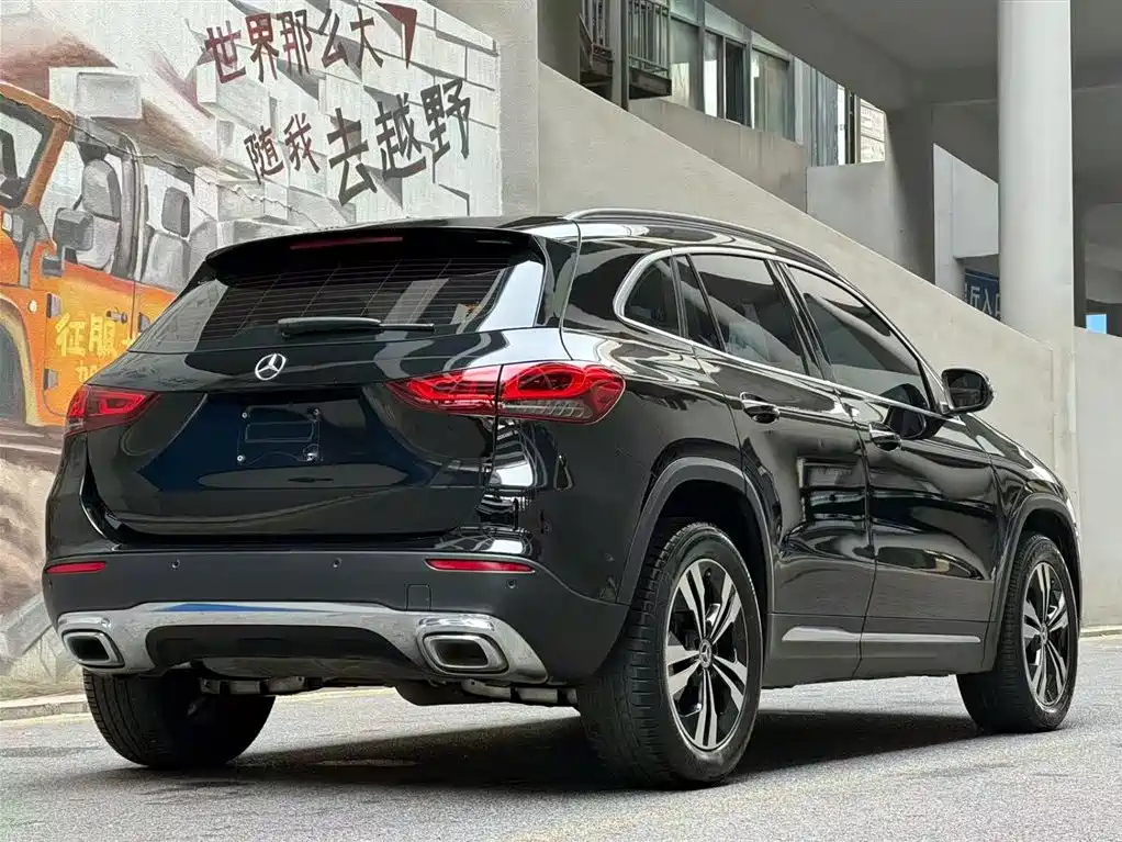 MERCEDES BENZ GLA 2023