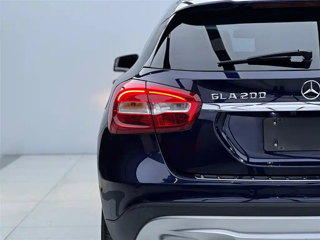 MERCEDES BENZ GLA 2016