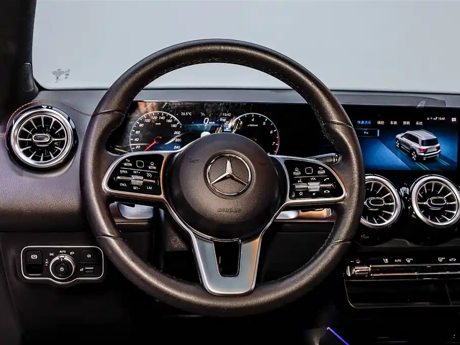 MERCEDES BENZ GLB 2023