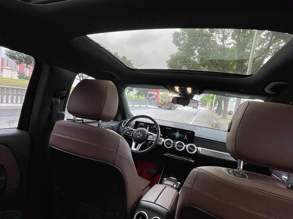 MERCEDES BENZ GLB 2021