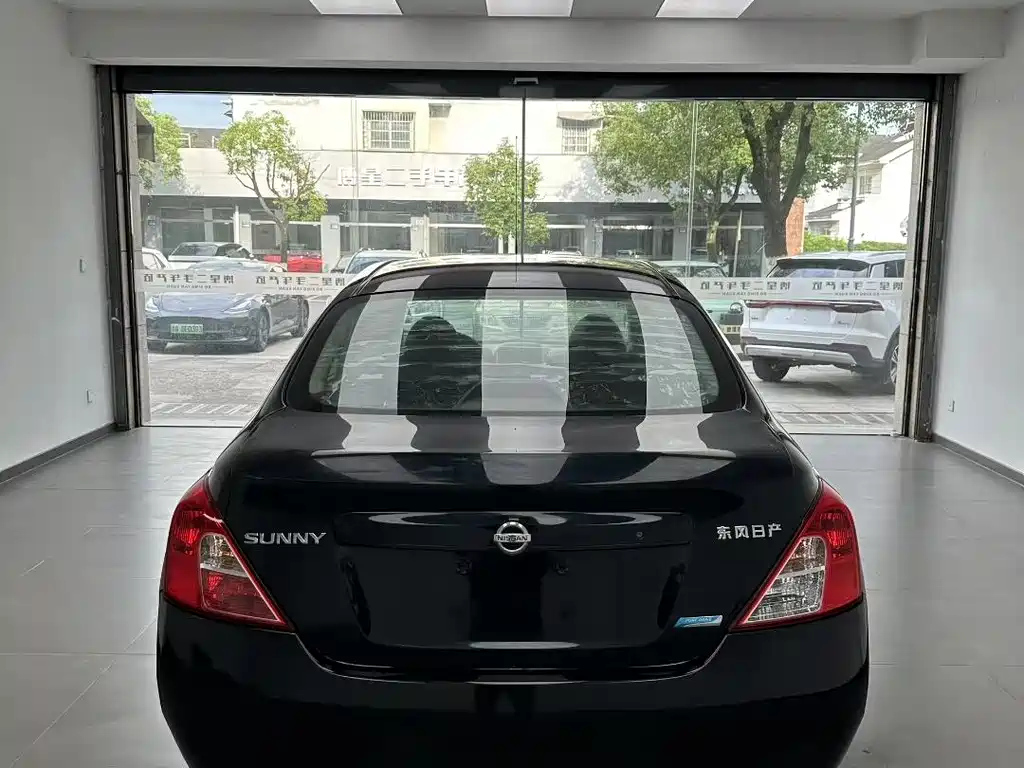 NISSAN SUNNY 2011