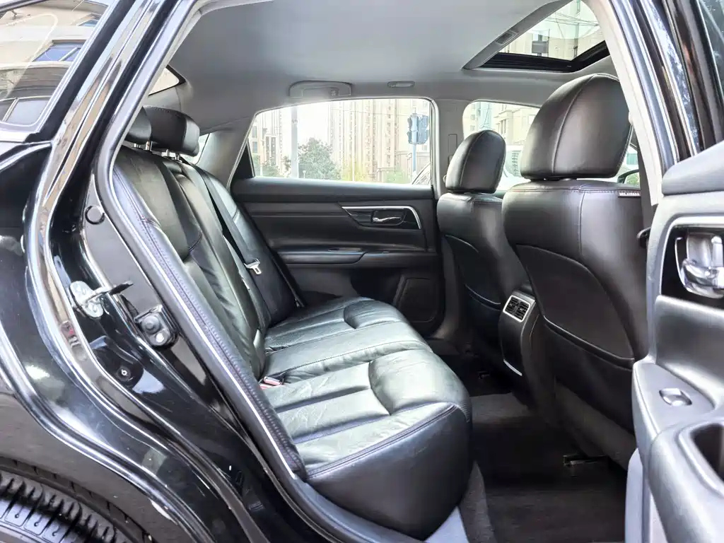 NISSAN TEANA 2018