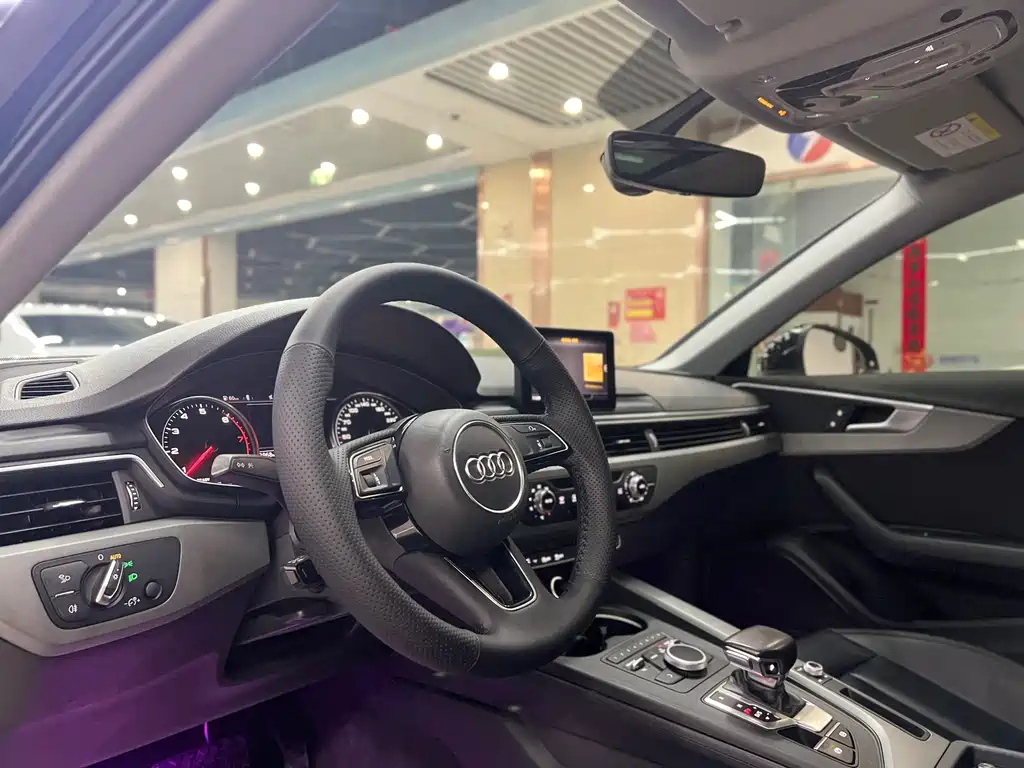 AUDI A4L 2019