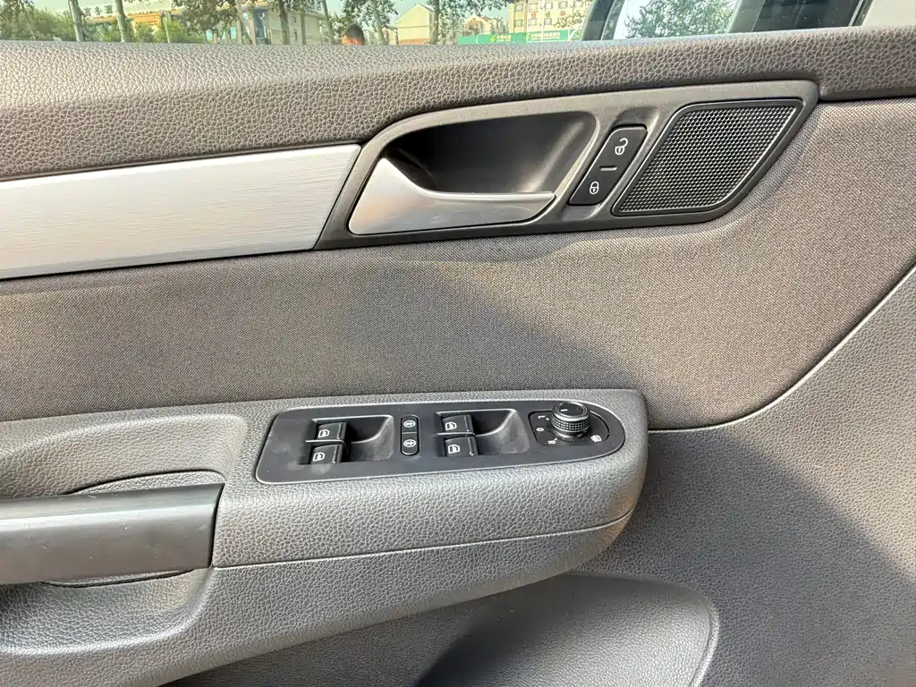 VOLKSWAGEN SHARAN 2017