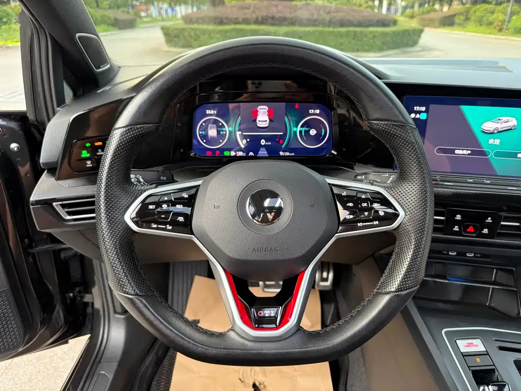 VOLKSWAGEN GOLF GTI 2023