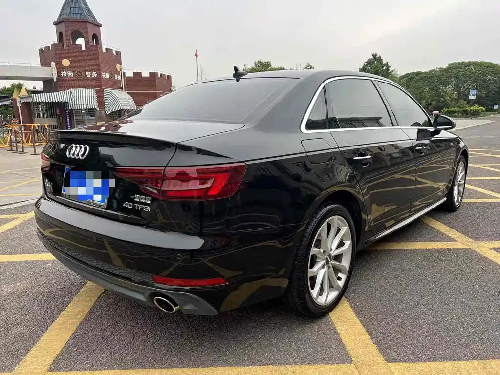 AUDI A4L 2018