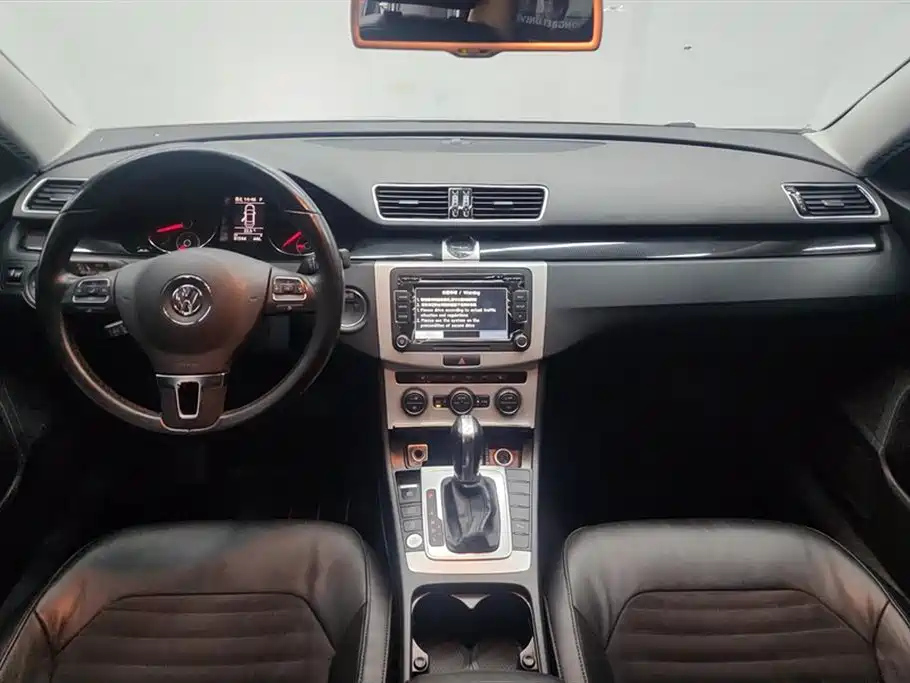 VOLKSWAGEN MAGOTAN 2016