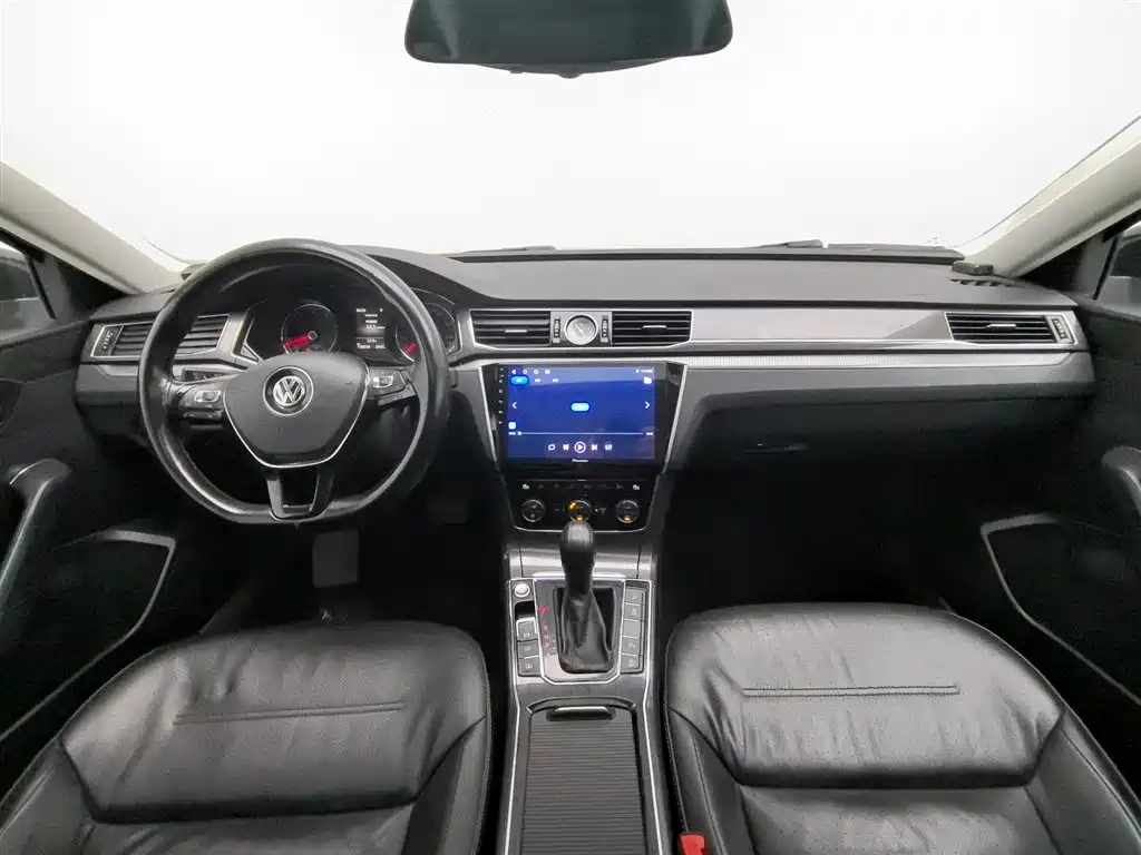VOLKSWAGEN PASSAT 2016