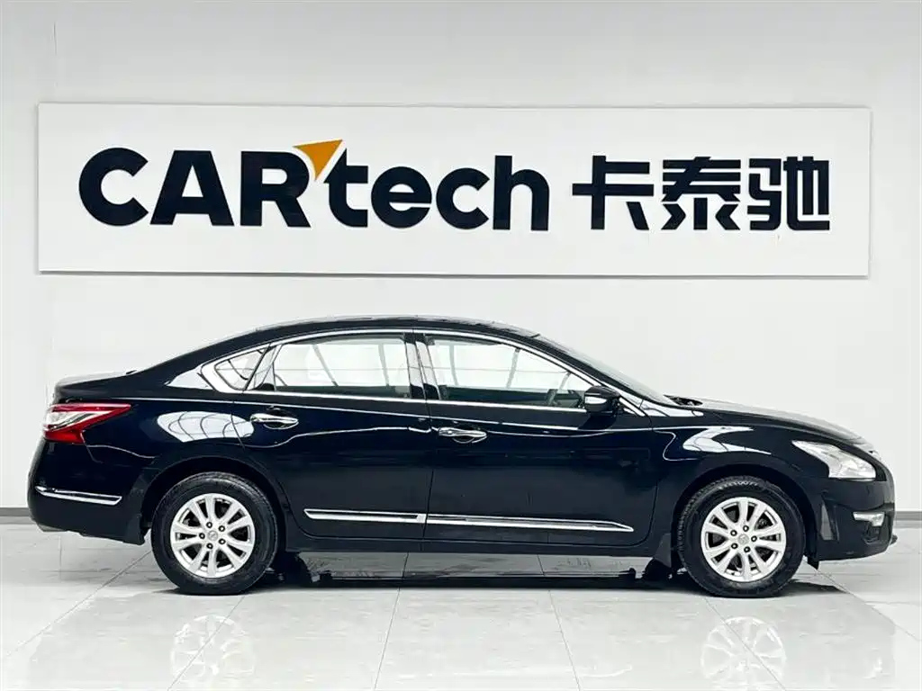 NISSAN TEANA 2015