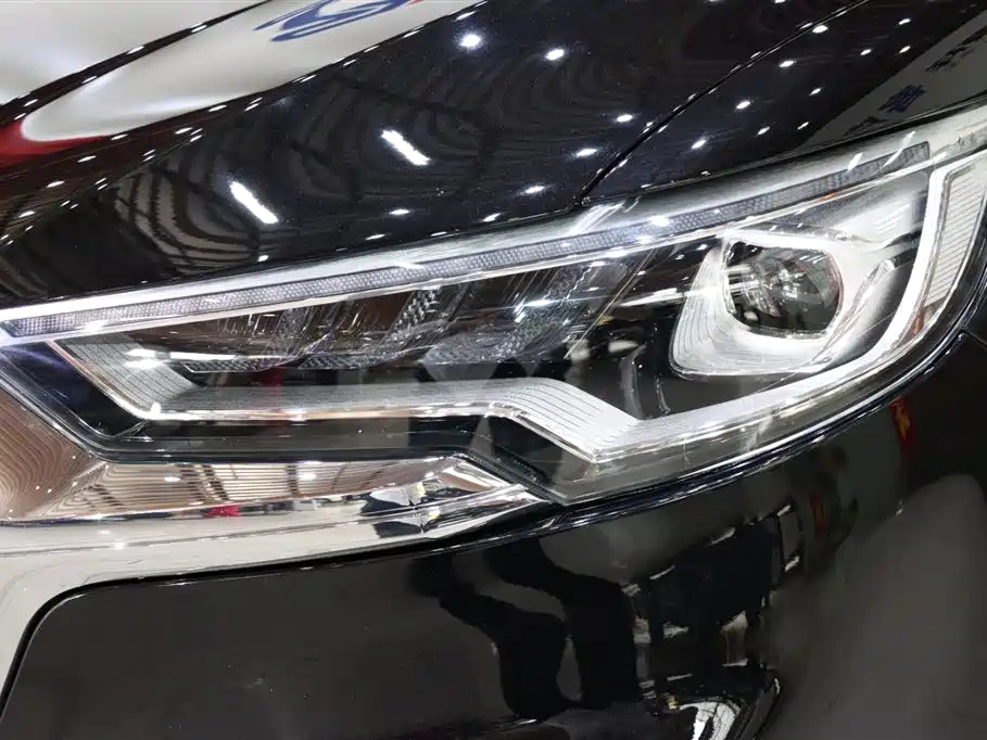 HONGQI HS5 2022
