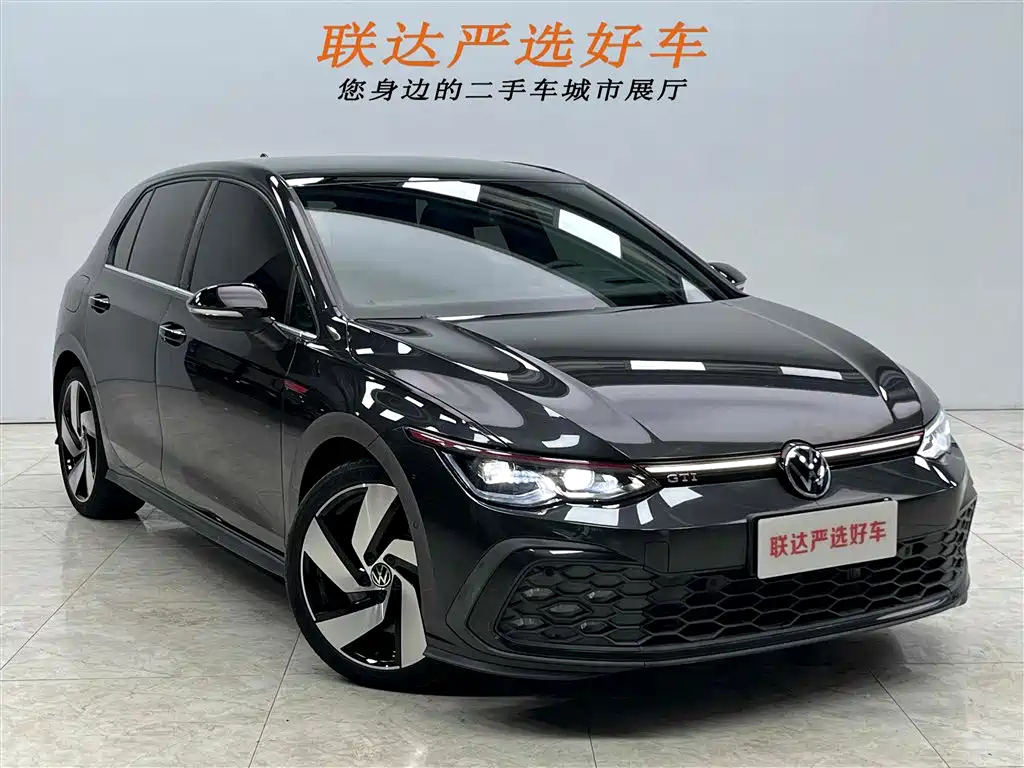 VOLKSWAGEN GOLF GTI 2021