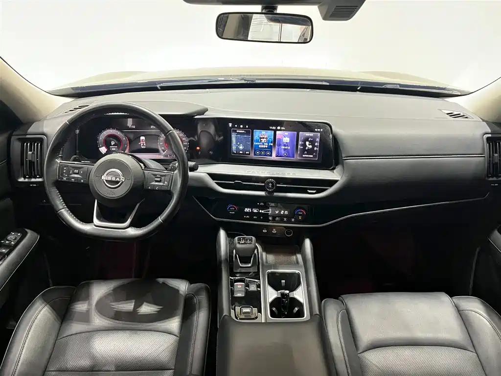 NISSAN PATHFINDER 2024