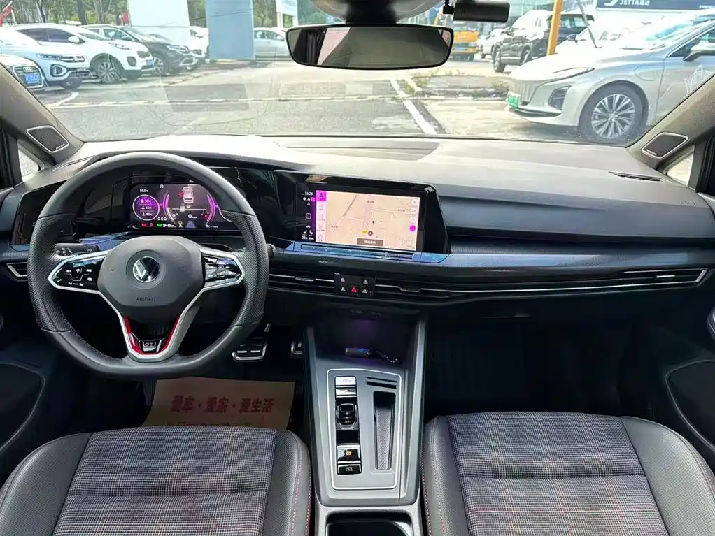 VOLKSWAGEN GOLF GTI 2022