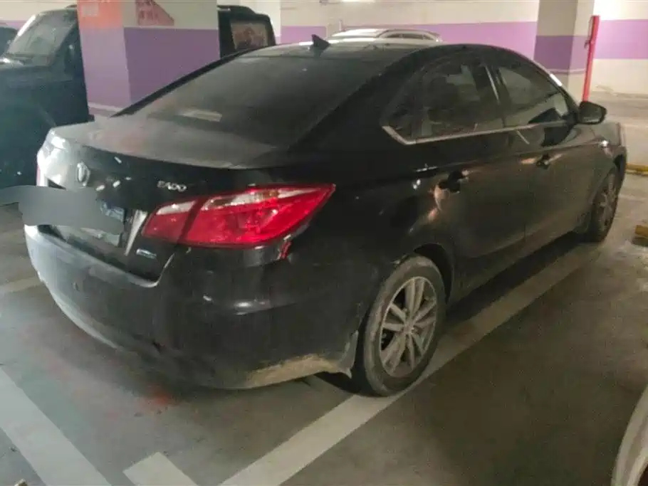 CHANGAN EADO 2015