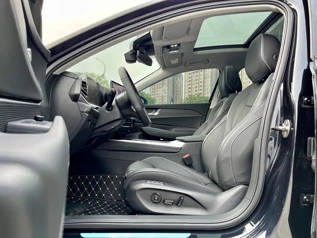 VOLKSWAGEN PASSAT 2025