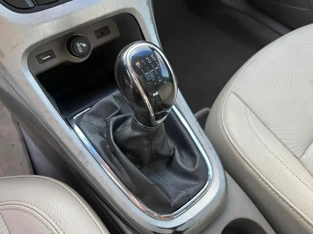 BUICK EXCELLE 2013