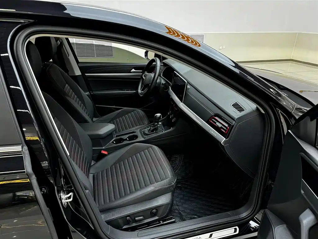 VOLKSWAGEN LAVIDA 2022