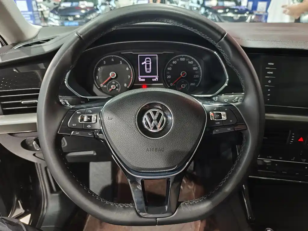 VOLKSWAGEN PASSAT 2020