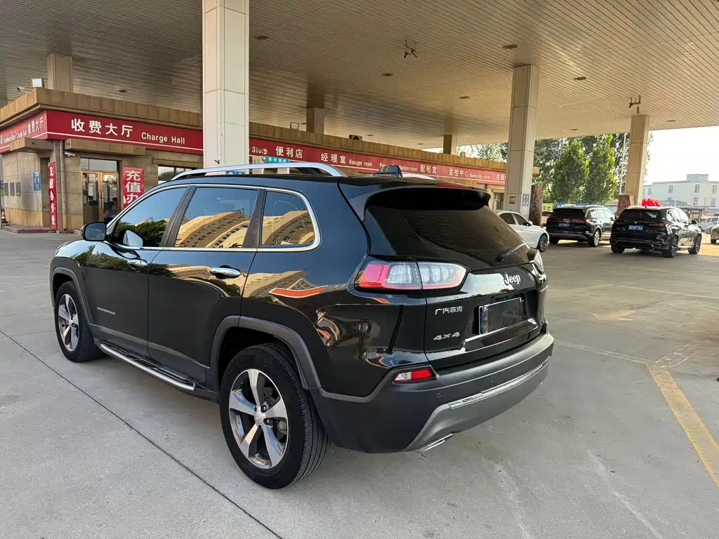 JEEP CHEROKEE 2020