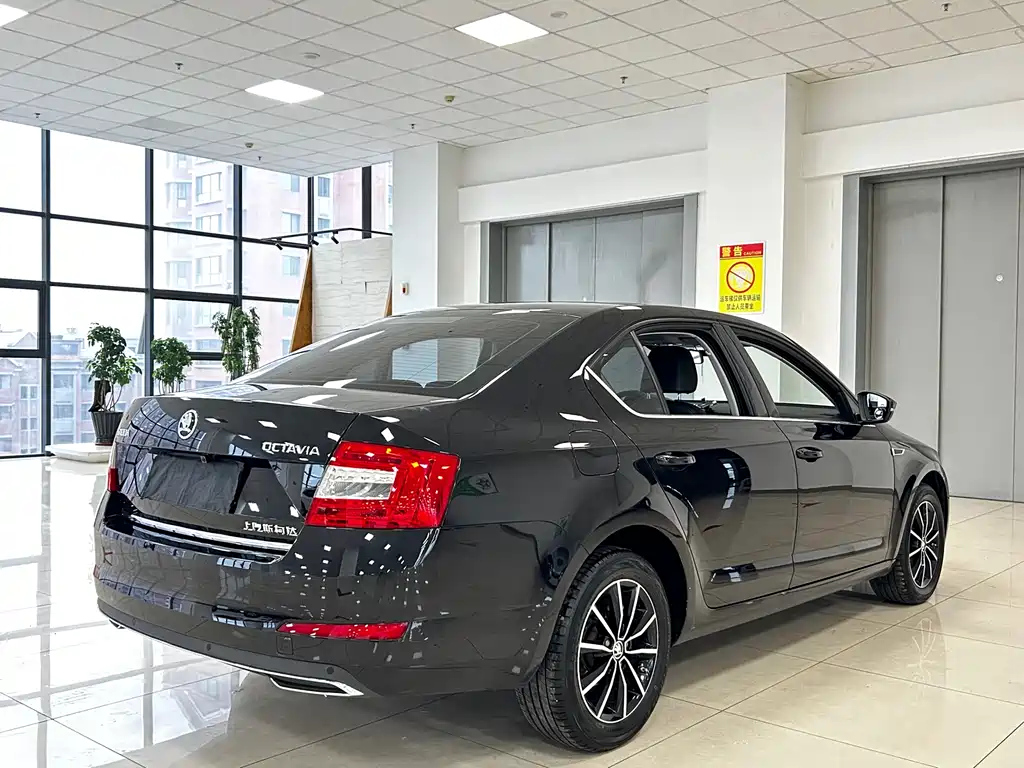 SKODA OCTAVIA 2017