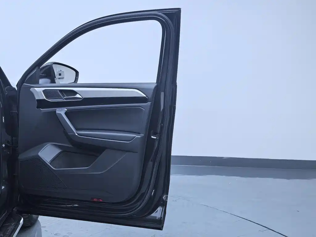 VOLKSWAGEN TAYRON 2019