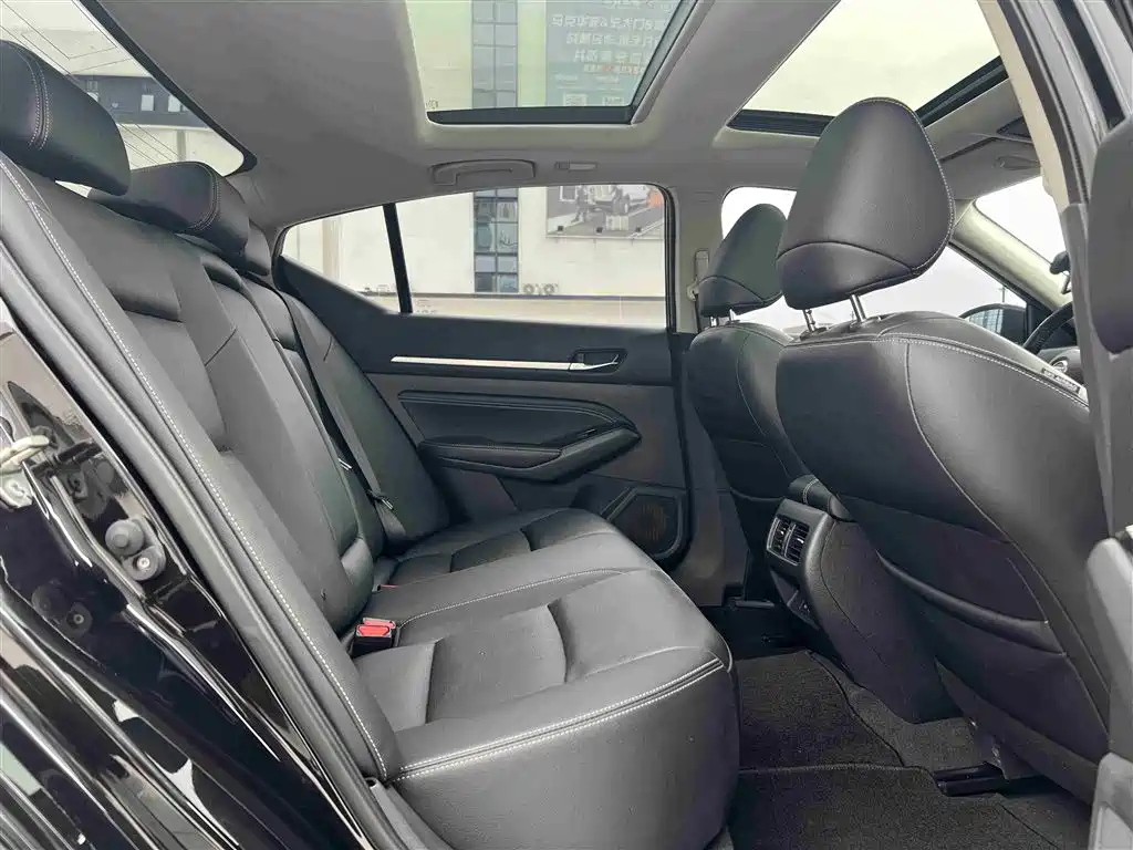 NISSAN TEANA 2021
