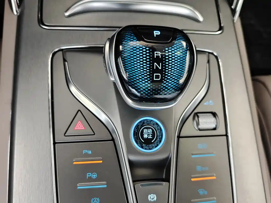 BYD TANG NEW ENERGY 2025