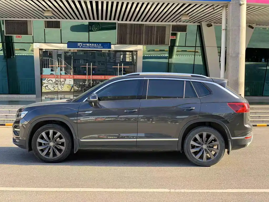 VOLKSWAGEN TAYRON 2020