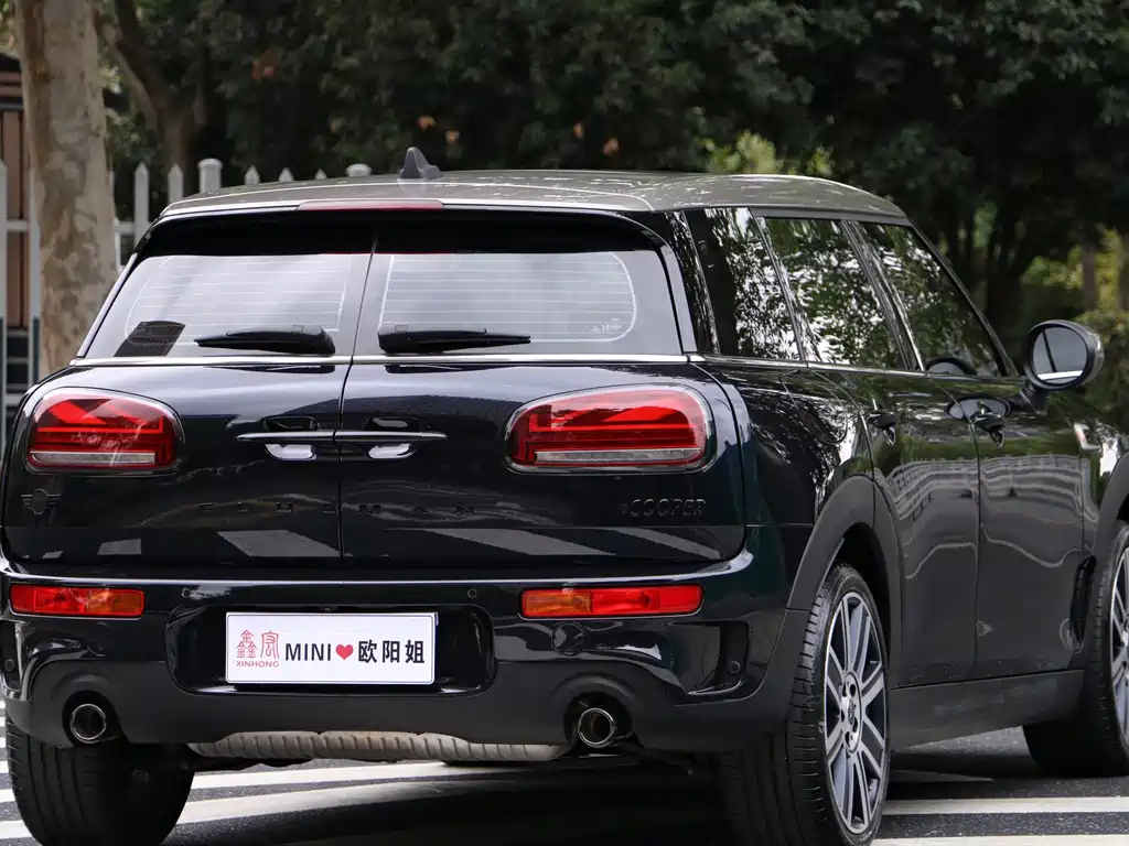 MINI CLUBMAN 2024