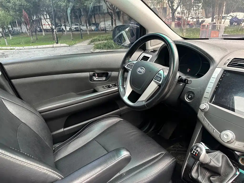 BYD S6 2014