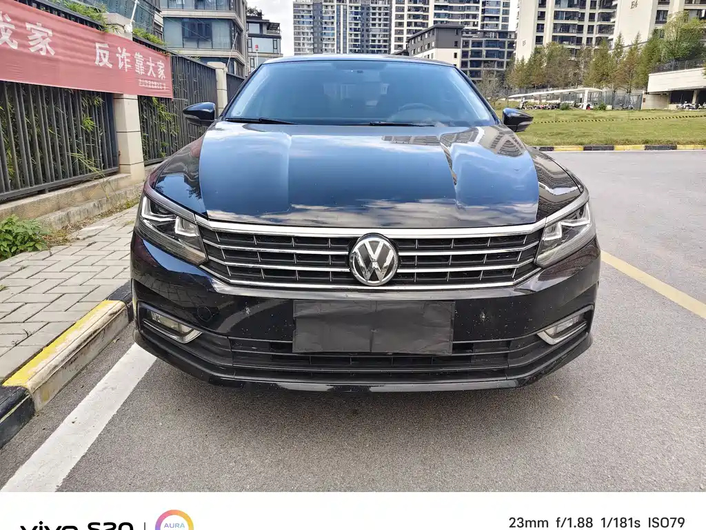 VOLKSWAGEN PASSAT 2017