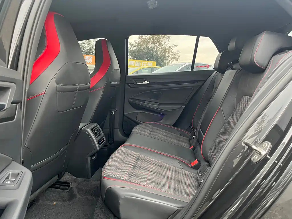 VOLKSWAGEN GOLF GTI 2021