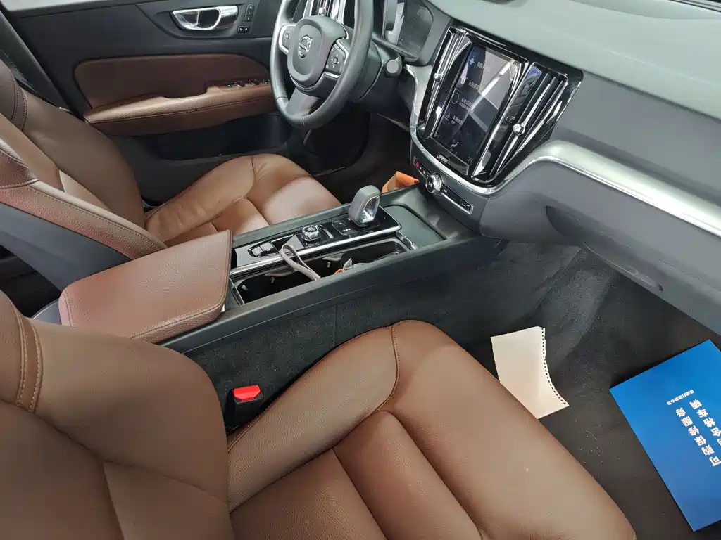 VOLVO S60 2022