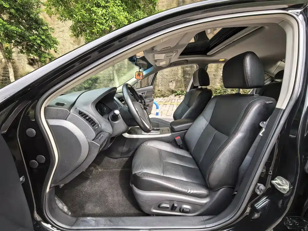 NISSAN TEANA 2018