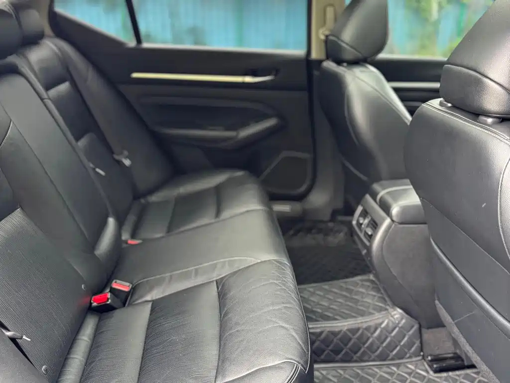 NISSAN TEANA 2019