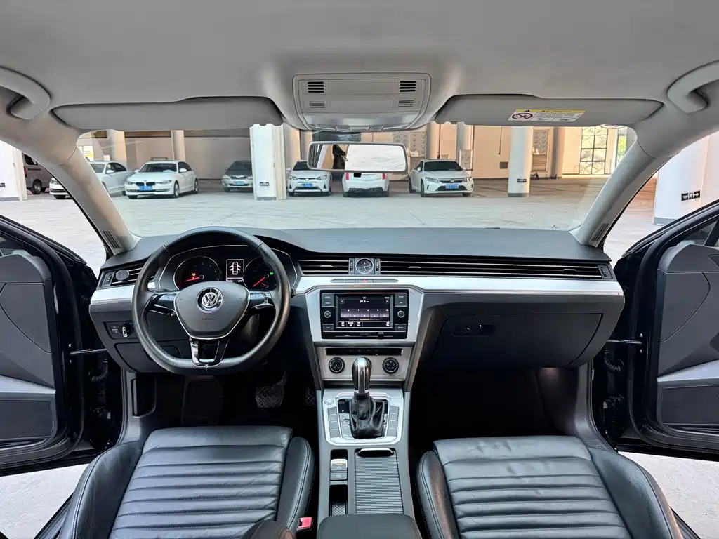 VOLKSWAGEN MAGOTAN 2018