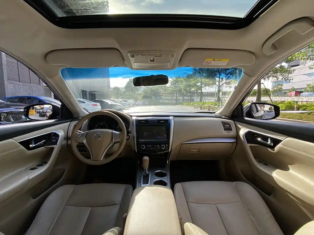 NISSAN TEANA 2019