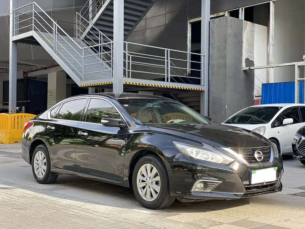 NISSAN TEANA 2019