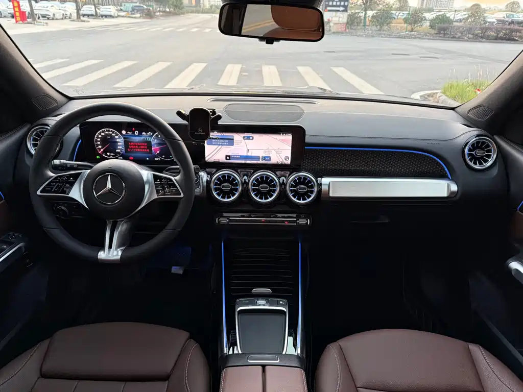 MERCEDES BENZ GLB 2025