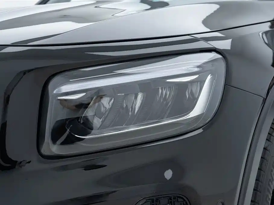 MERCEDES BENZ GLB 2024