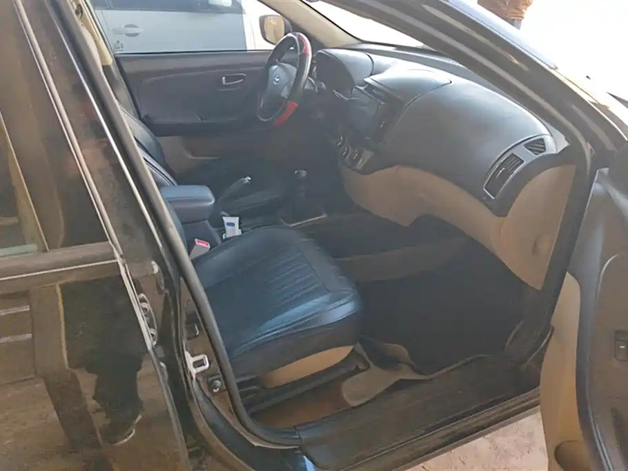 HYUNDAI CELESTA 2014