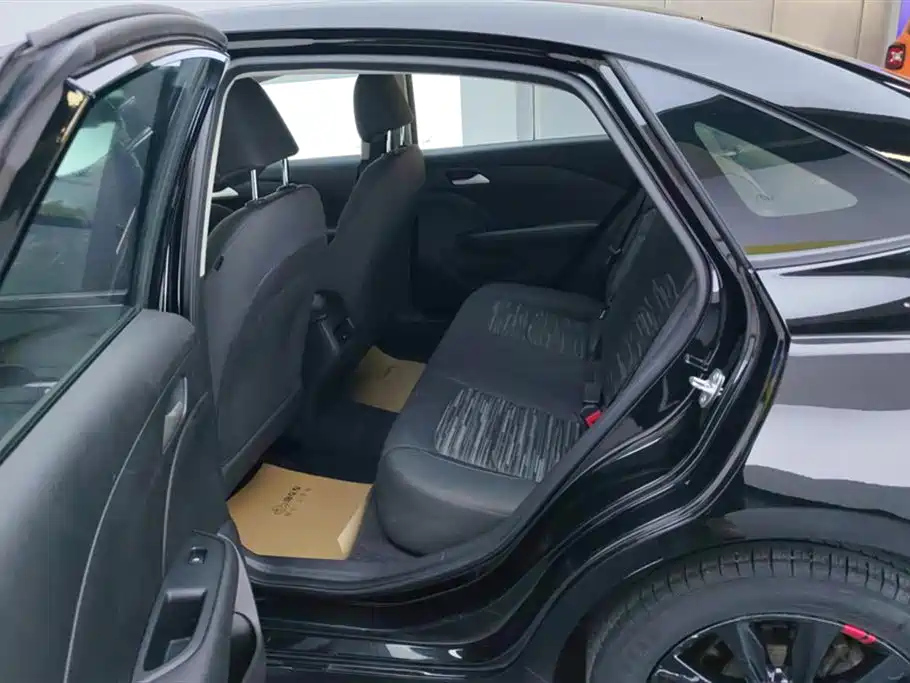 CHEVROLET CRUZE 2019