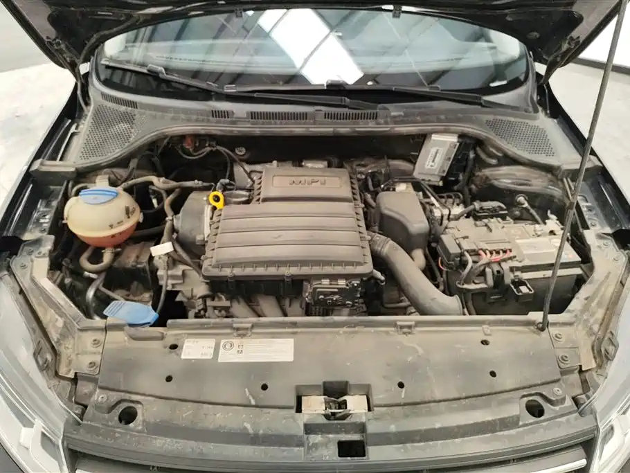 VOLKSWAGEN SANTANA 2019