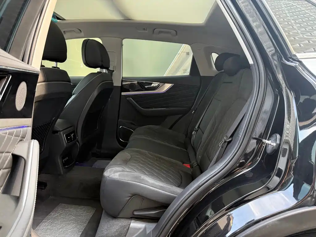 HONGQI HS5 2020