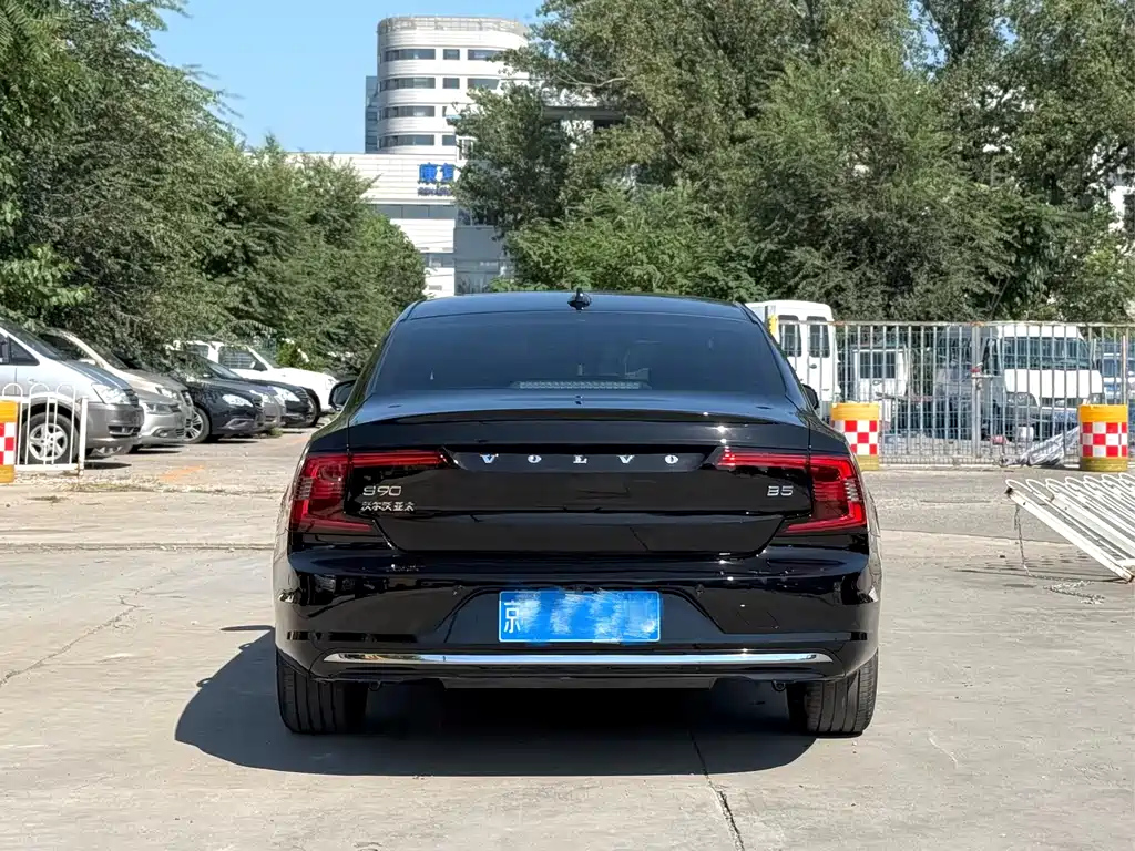 VOLVO S90 2021
