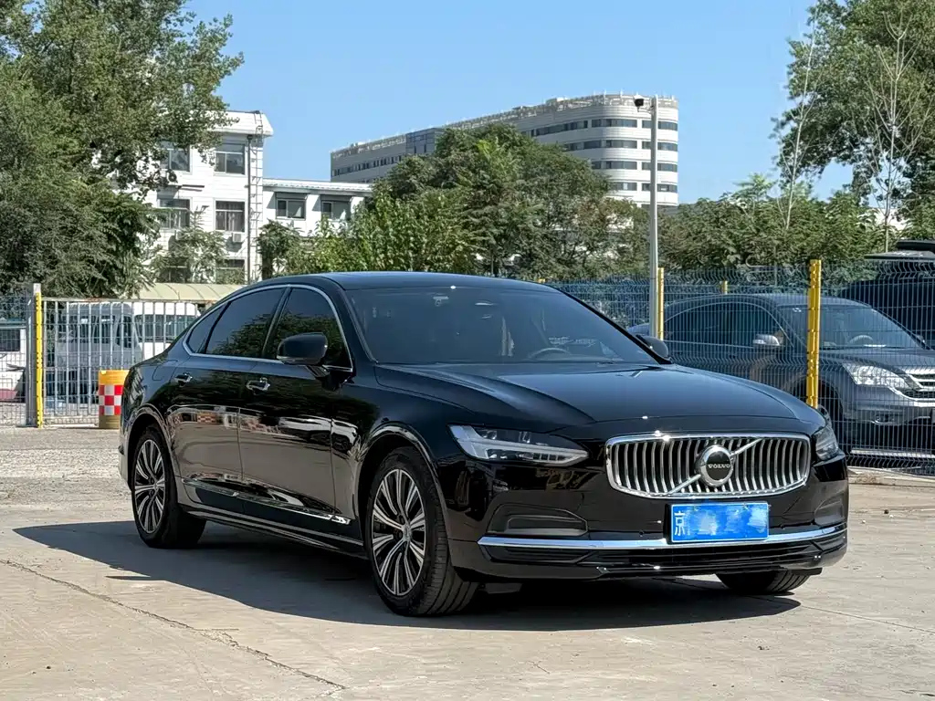 VOLVO S90 2021