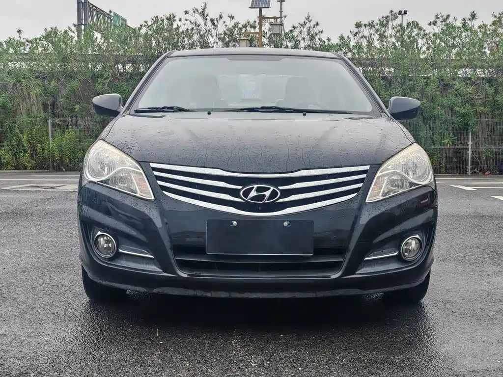 HYUNDAI CELESTA 2011
