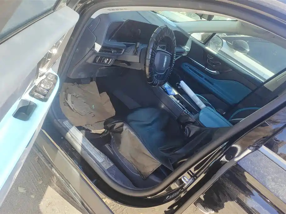 LINCOLN ADVENTURER 2025