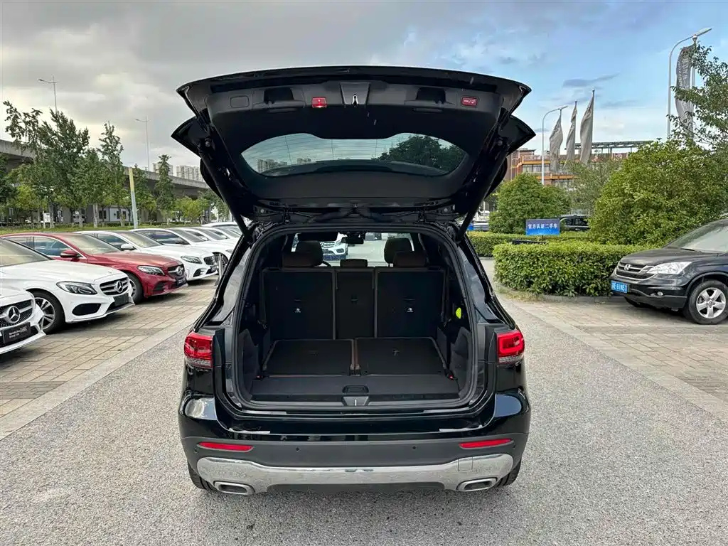 MERCEDES BENZ GLB 2023