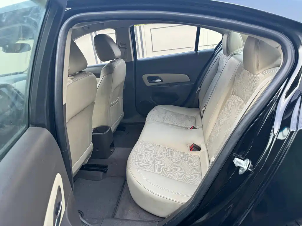 CHEVROLET CRUZE 2015